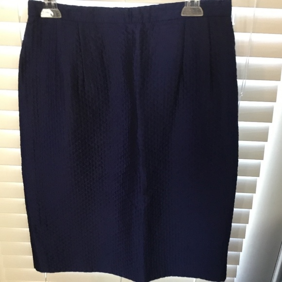 Silk suit - Picture 4 of 5